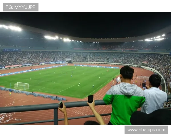 通过win777足球官网观看高清足球直播，感受现场般的激烈比赛氛围与精彩瞬间